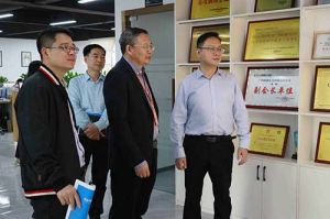 热烈欢迎市政府秘书长林兢一行莅临平博（中国）集团广西公司考察指导